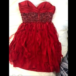 Mac Duggal beautiful red dress